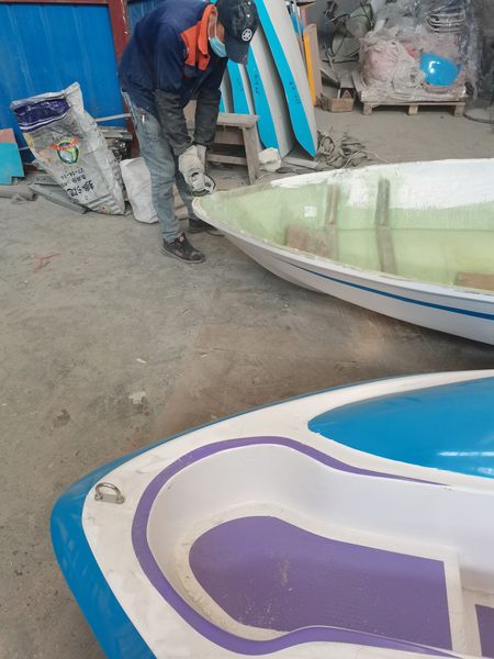 公園游船維護(hù)